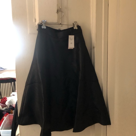 Textured skirt - Picture 2 of 3